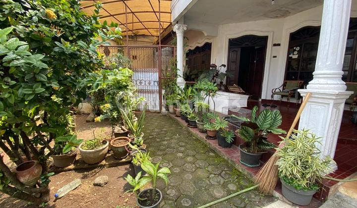 Rumah dengan 2 Muka Dijual di Sayap Cipaganti Bandung