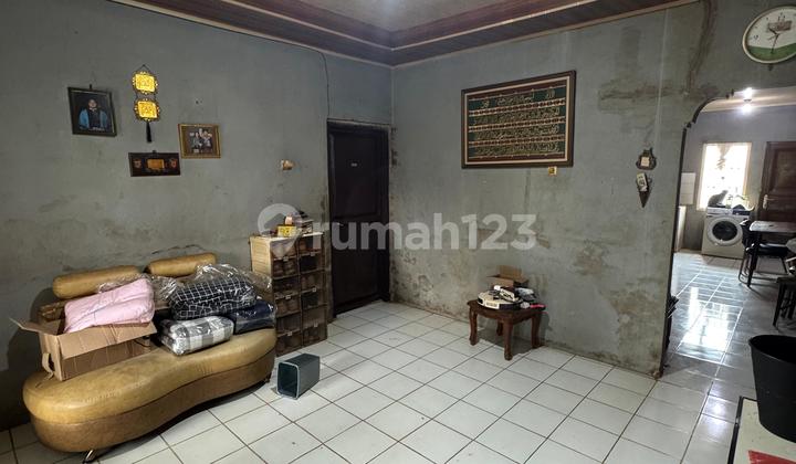 Comfortable House for Sale in Ciputat, Tangerang, Banten