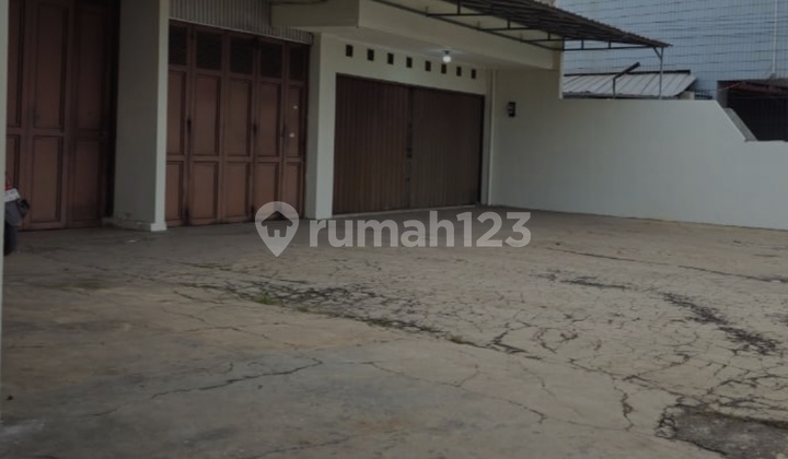 Rent Commercial Space / Business Premises on Mainroad Amir Machmud Cimahi