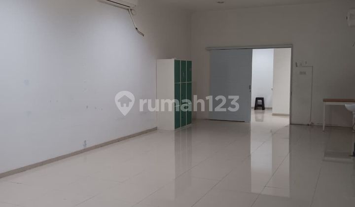 Ruko Bagus Lokasi Strategis Disewakan di Surya Sumantri Bandung