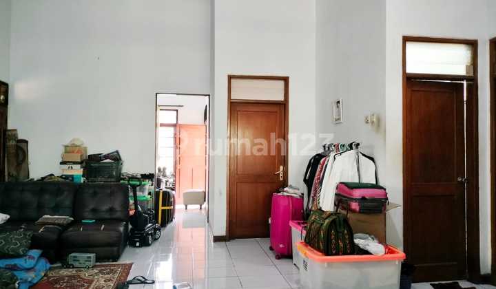 Rumah Nyaman dengan Taman Dijual di Gunung Batu Bandung Rumah Nyaman dengan Taman Dijual di Gunung Batu Bandung