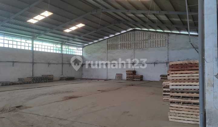 Container Access Warehouse for Rent in Batujajar Bandung
