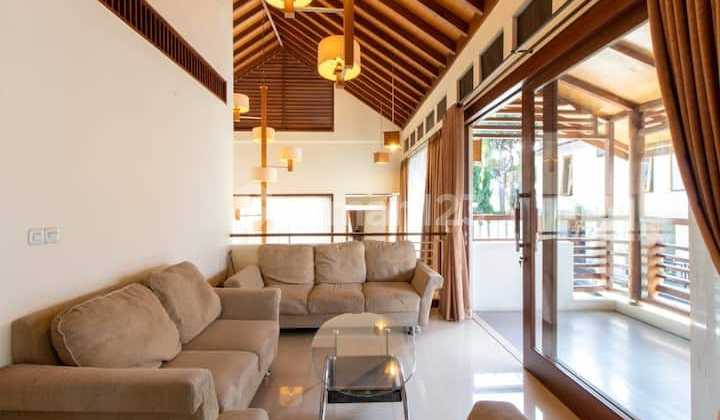 Luxury Villa with Swimming Pool for Sale / Rent in Dago Pakar Luxury Villa with Swimming Pool for Sale / Rent in Dago Pakar
