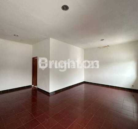 Rumah Cocok Cafe, Kos, Dekat Perempatan Jalan Banyak Cafe di Menteng 2