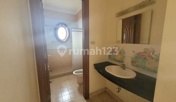 Rumah Huk Besar Nyaman Langka Di Kelapa Gading