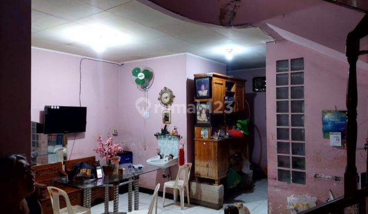 Rumah Disewakan 2,5 Lantai Unfurnished di Jl Hybrida 2