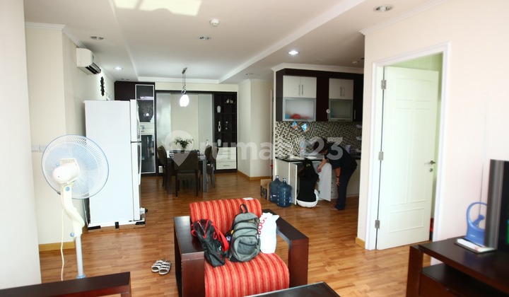 4 BR Apartment with Strategic Location Above Shopping Area in Moi