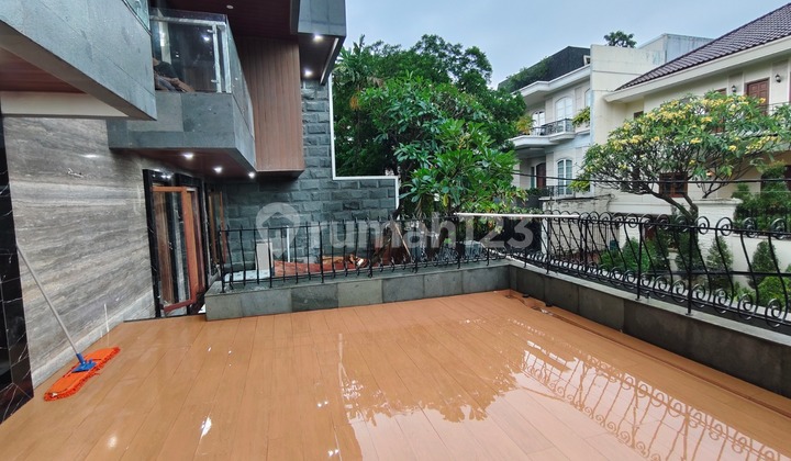 Luxury House Suitable for Expatriates, Quiet Office in Pondok Indah Complex Luxury House Suitable for Expatriates, Quiet Office in Pondok Indah Complex