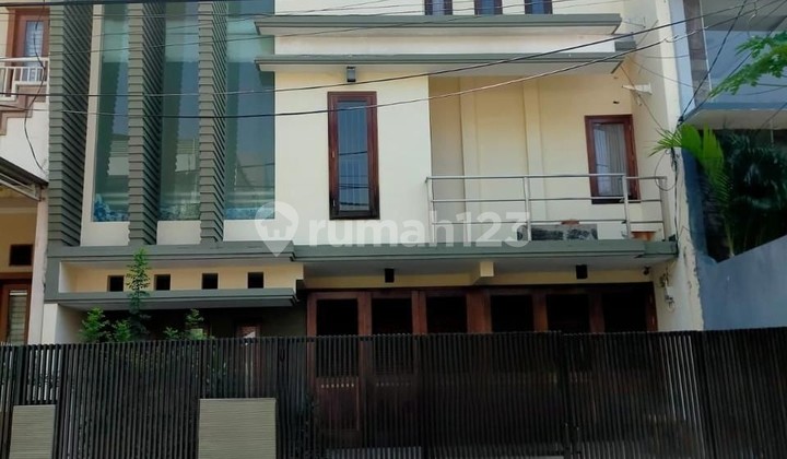 Rumah Cantik Estetis 4 Lantai 2 Carport Di Kelapa Gading