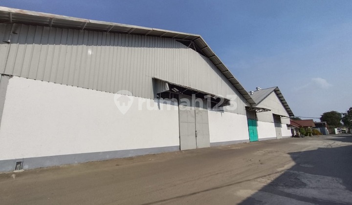 Komplek Gudang Strategis Akses Kelapa Gading, Jaktim, Bekasi