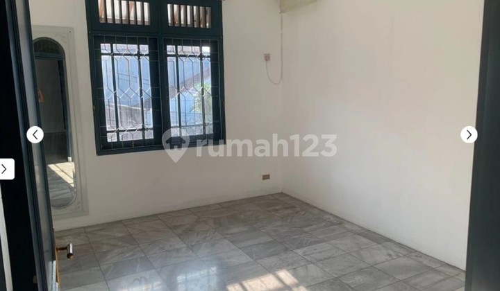 Comfortable Clean Ready-to-Occupy House for Rent in Rawamangun Comfortable Clean Ready-to-Occupy House for Rent in Rawamangun