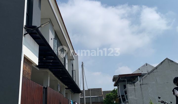 10-Room Boarding House, Stable Investment in Strategic Location with SHM 2