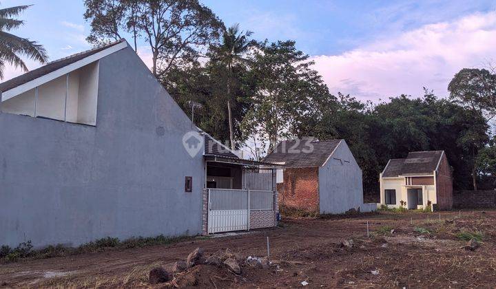 Rumah 1 Menit Gor Ken Arok SHM Buring, Malang 2