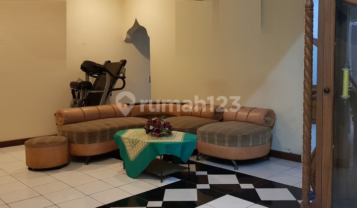 Harga Dibawah NJOP Halaman Luas 