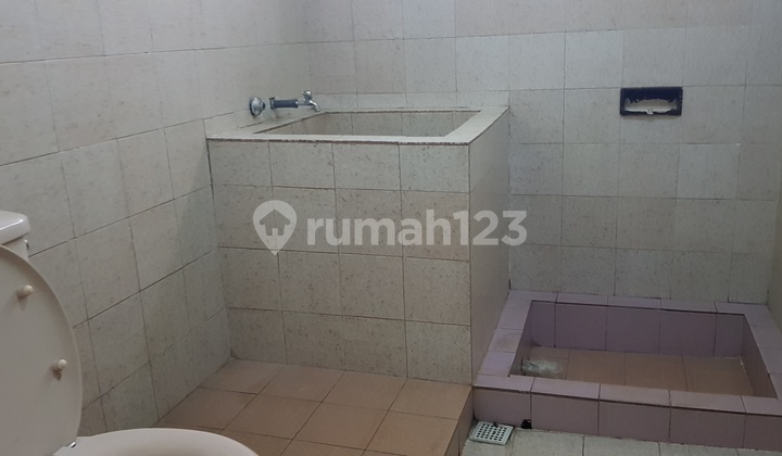 Beautiful 3000 m² location with hill view, near Pizza Hut Cisarua, suitable for a villa complex.