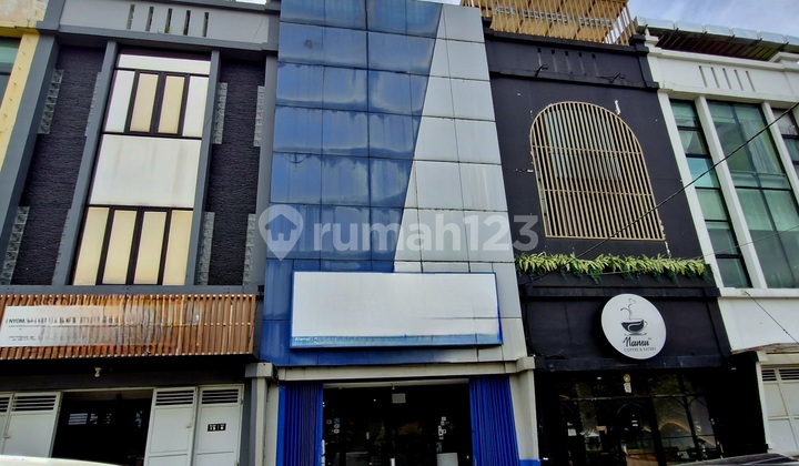 Ruko Lebar 5M 3 Lantai Hadap Jln Raya Utan Jati Parkir Luas