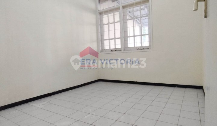 Rumah Sewa Cocok untuk Hunian Keluarga atau Tempat Kantor Lokasi Sangat Strategis 2