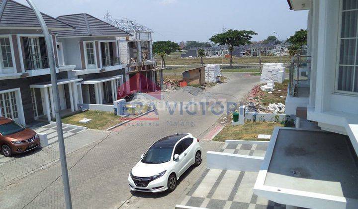 Rumah 2 lantai bagus siap huni full furnished dekat permata jingga 2