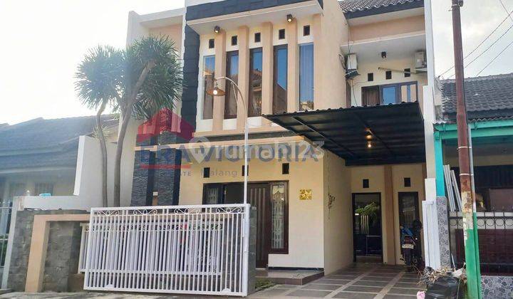 Rumah 2 lantai siap huni dan full furnished dekat fasum dan exit tol 1