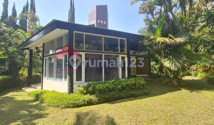 Villa Cantik Siap Huni di Kawasan Klub Bunga Batu