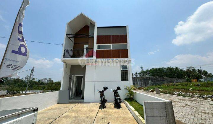 Rumah Modern 2 Lantai Dengan Fasilitas Premium Dekat Exit Tol Malang 1