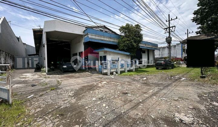 Gudang Besar di Jalur Utama Provinsi Sangat Strategis