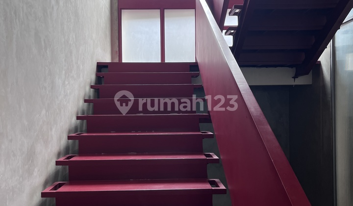 Ready-to-Use Business Space. Building Like New. Ready-to-Use Business Space. Building Like New.