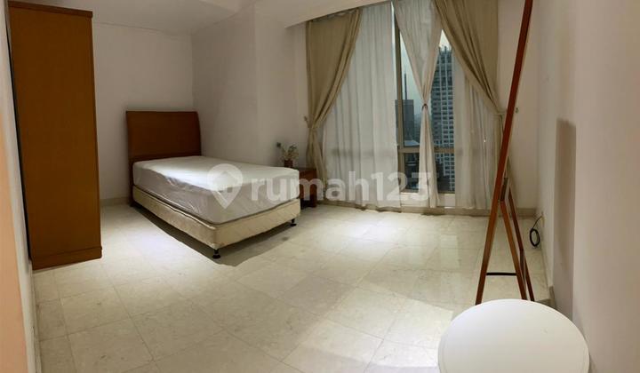 Sewa Apartemen SCBD Jakarta Selatan – Sudirman Mansion 3BR / High Floor Fully Furnished