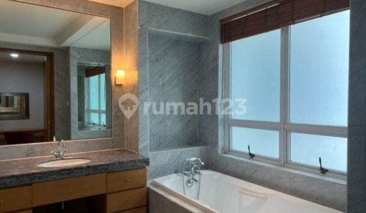 BEST PRICE! Dijual Apartemen Pakubuwono Residence Jakarta Selatan - Good Unit 3+1 Bedrooms 2