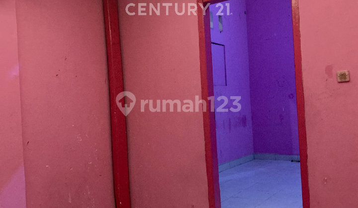 Strategic Location Shop House by the Road for 2 Cars Cipinang R2211 2