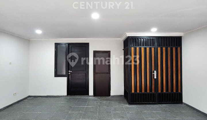 Rumah 3 Lantai Brand New Di Johar Baru Jakpus S8983 2