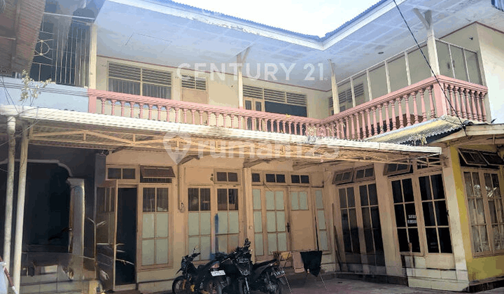 2-Story Hook House Strategically Located in Duren Sawit, Ideal for Boarding House R2251