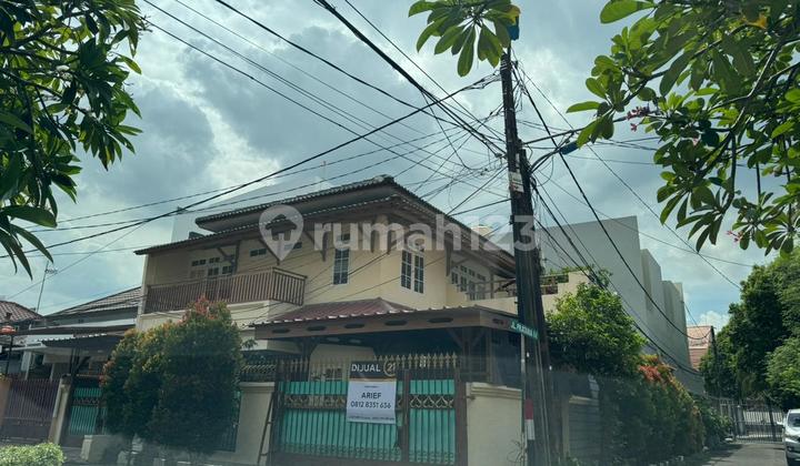 Large 2-Story Corner House for Rent with Access Road for 2 Cars Large 2-Story Corner House for Rent with Access Road for 2 Cars