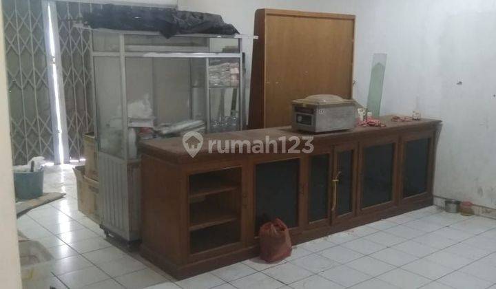 Dijual rumah cocok untuk usaha koskosan di sariasih sarijadi 2