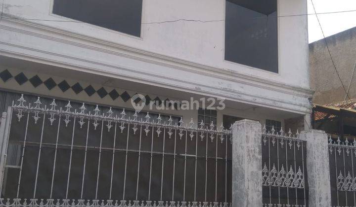 Dijual rumah cocok untuk usaha koskosan di sariasih sarijadi 1