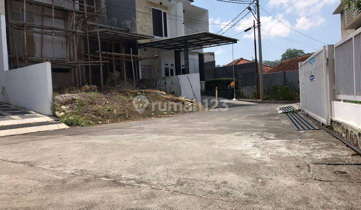 Dijual rumah bagus siap huni di Dago atas 2