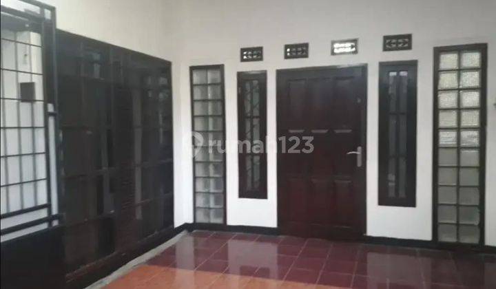 Rumah 2 Lantai Bagus SHM di Sukahaji, Bandung 1