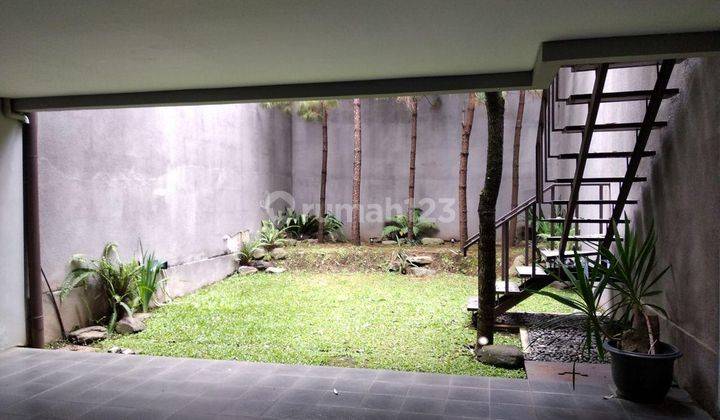 Rumah 2 Lantai Bagus Furnished di Setra Duta, Bandung 2