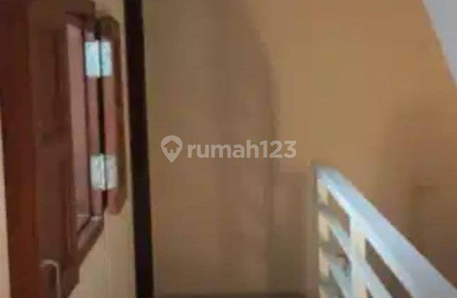 Rumah 3 Lantai Bagus Furnished SHM di Dago, Bandung 1