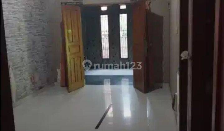 Dijual rumah minimalis 2 lantai terawat 2