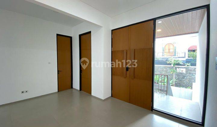 Dijual rumah minimalis modern di Setraduta 2