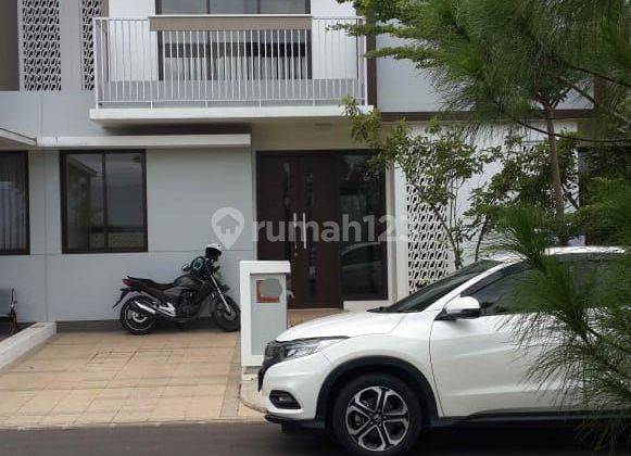 Dijual rumah asri siap huni di summarecon cluster Chyntia 1