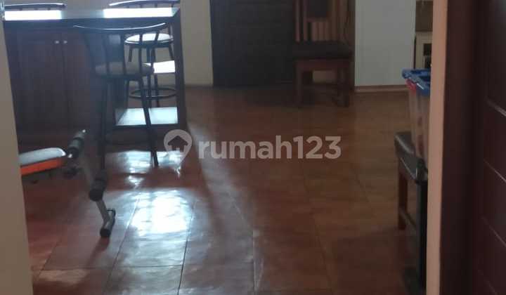 Rumah Murah 2 Lantai Bagus Shm Di Jalan Merdeka