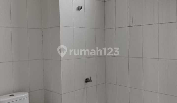 Affordable 3-Story Shop House, 52.0 M² Area, HGB Title, Located in M Square, Cibaduyut. Affordable 3-Story Shop House, 52.0 M² Area, HGB Title, Located in M Square, Cibaduyut.