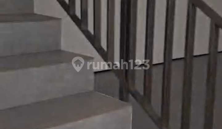 Cheap Shop House for Rent in Pasirkaliki, Bandung 2