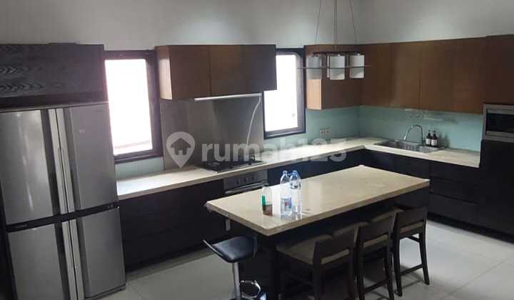 Rumah Murah 3 Lantai Full Furnished Bagus SHM Maple Town House