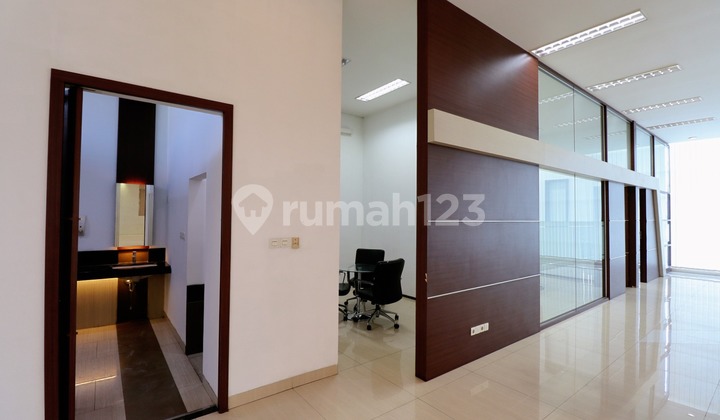 Ruang Kantor Murah 2 Lantai Siap Pakai Bagus Mainroad Jalan Bkr