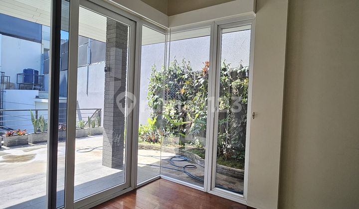 Rumah Murah 2 Lantai Bagus Shm Di Setra Murni