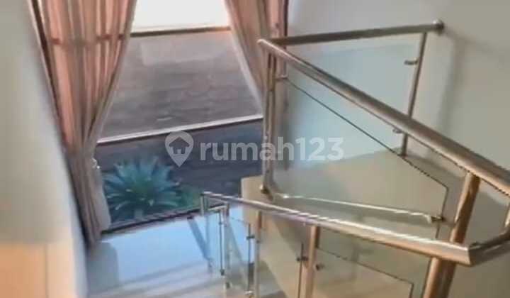 Luxury Affordable House with Pool, SHM, in Cijawura, Buah Batu. Luxury Affordable House with Pool, SHM, in Cijawura, Buah Batu.