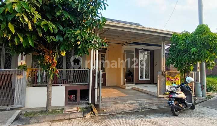Affordable Good House with SHM in Taman Kopo Indah 1